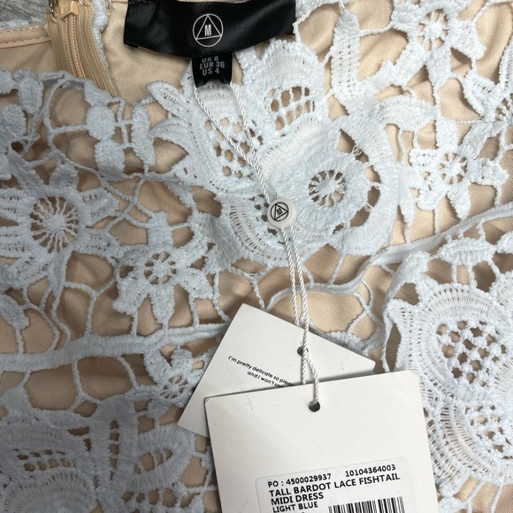Missguided Tall Lace Bardot Fishtail Midi Dress
Size 4 - Picture 13 of 13